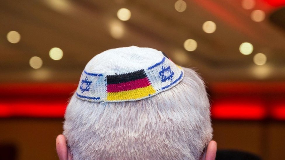 Jevreji u Nemaèkoj upozoreni da ne nose tradicionalne kape u javnosti