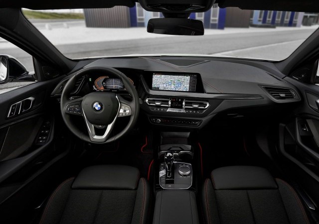 BMW 118i, Sportline, Mineral white Metallic (Foto: BMW promo)