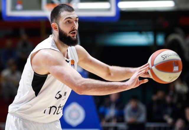 Mega na +52 pred Zvezdu, Đoko Šalić postigao 47 poena!