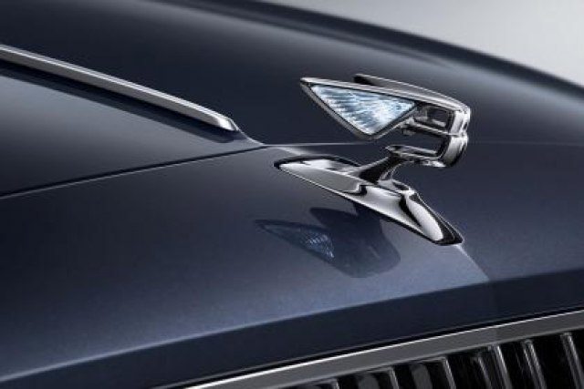 Nova Bentley limuzina juri 360 km/h VIDEO