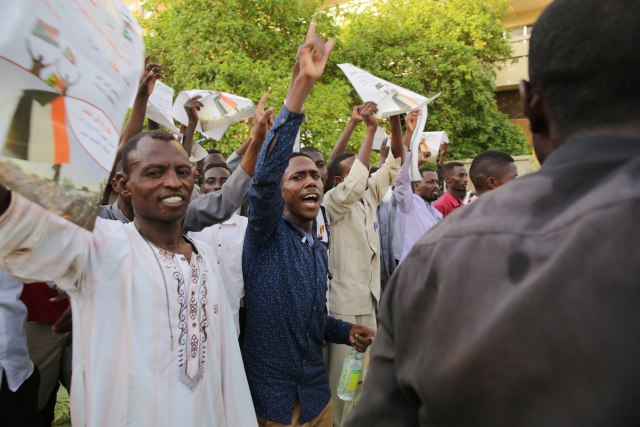 Sudan: Vojna policija otvorila vatru na demonstrante u Kartumu