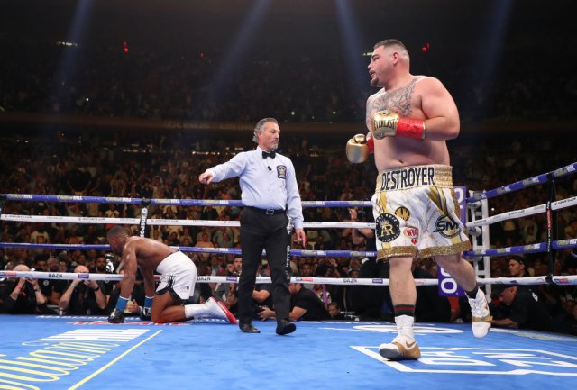 Šok kakav boks dugo nije video – Ruiz nokautirao Džošuu! VIDEO