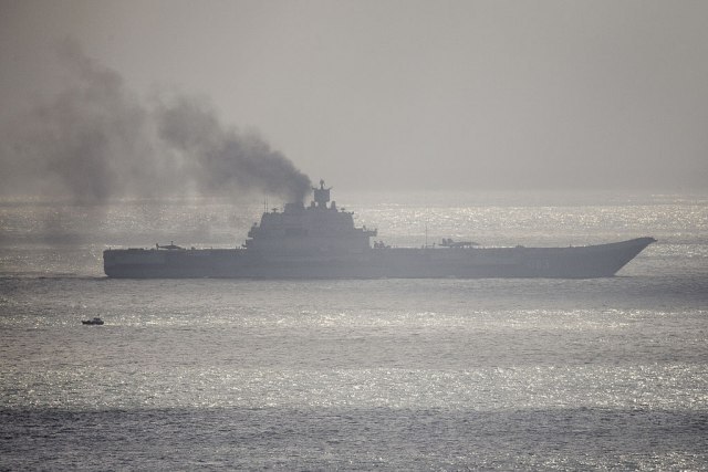 Totalni obrt: Za opasnu situaciju i mogući sudar dva ratna broda krivi goli ruski mornari VIDEO