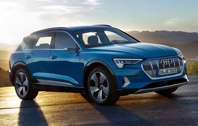 Tek što je poèeo prodaju, Audi veæ povlaèi svoj elektrièni SUV zbog moguæeg rizika od požara