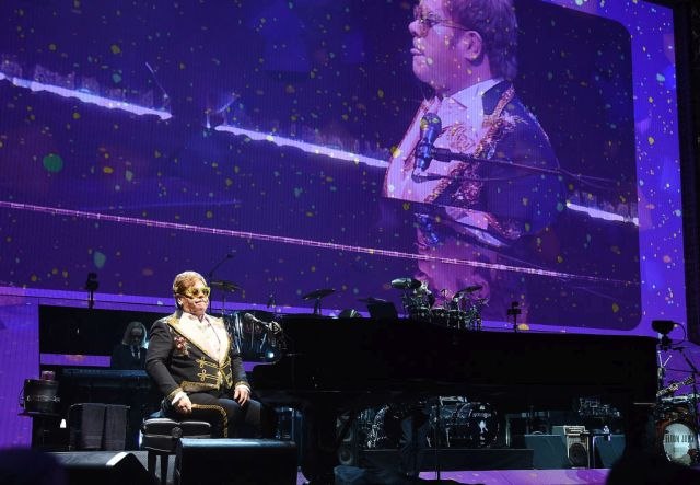 Još jedna država zabranila biografski film Eltona Džona zbog gej scena
