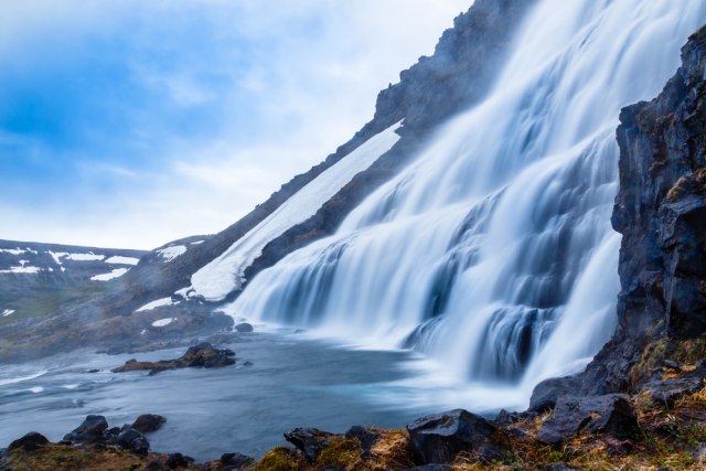 Predivna rukotvorina prirode: Najveći vodopad u Vesfirdiru VIDEO