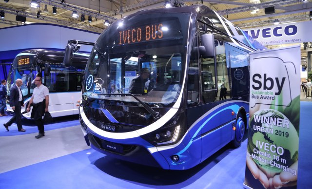 Besplatna vožnja: Elektrièni autobusi bez vozaèa, putnici moraju da sede