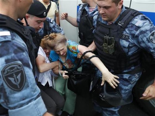 200 uhapšenih na protestu u Moskvi, priveden i Navaljni FOTO