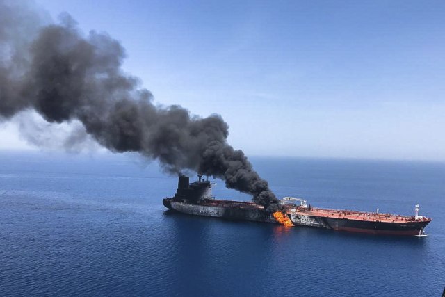 Pogoðeni tankeri norveški, u vezi s Japanom, na njima bili Rusi, a sve dok je Abe u Iranu
