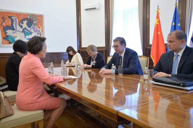 Vučić sa kineskom ambasadorkom o bilateralnim odnosima