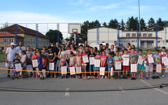 Otvorena škola tenisa posetila decu na Kosovu i Metohiji