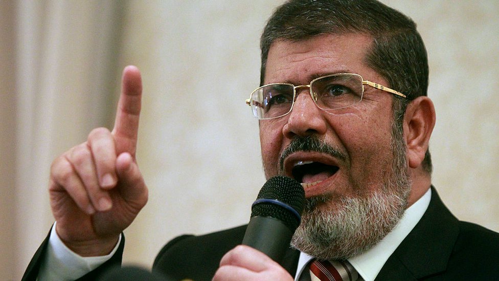 Svrgnuti predsednik Egipta Muhamed Mursi preminuo tokom suðenja