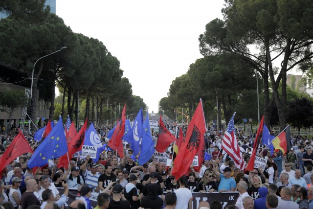 Rama: Cilj opozicije da osujeti približavanje Albanije EU