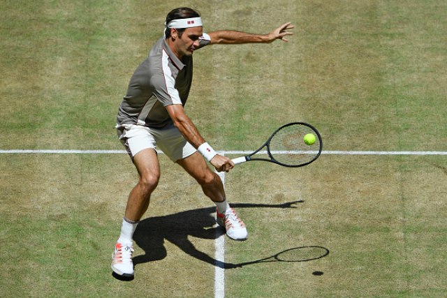 Pala "desetka": Federeru trofej na turniru u Haleu