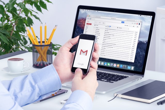 Stiže Gmail "zavijen u crno"