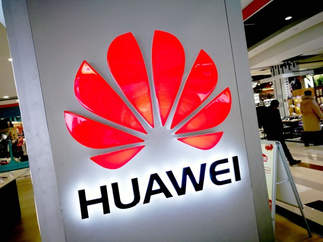 Huawei smanjuje isporuke svojih najskupljih telefona?