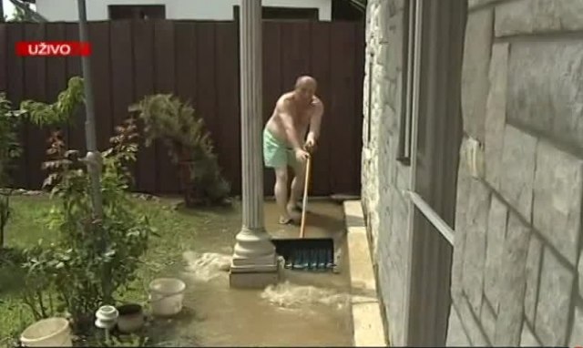 "Ljudi presipaju vodu iz svojih dvorišta u tuða, dolazi do svaða izmeðu komšija" VIDEO