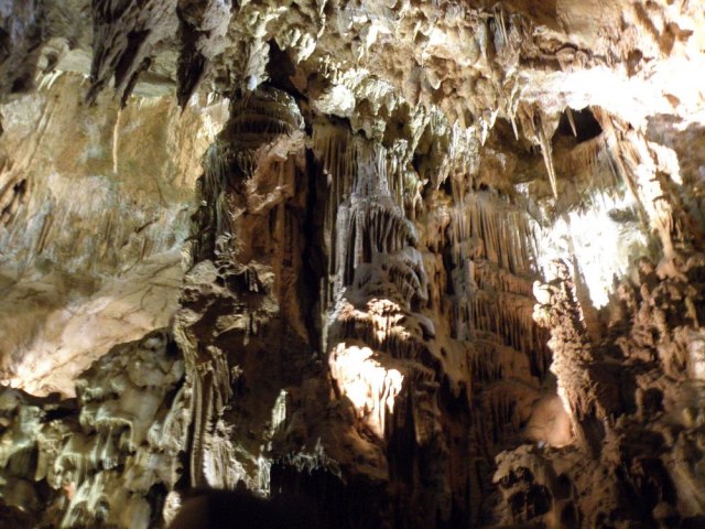 Resava puna turista: Najzanimljiviji Resavska pećina i Vodopad