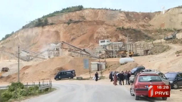Meštani sela kod Preševa 10 godina žive u prašini VIDEO
