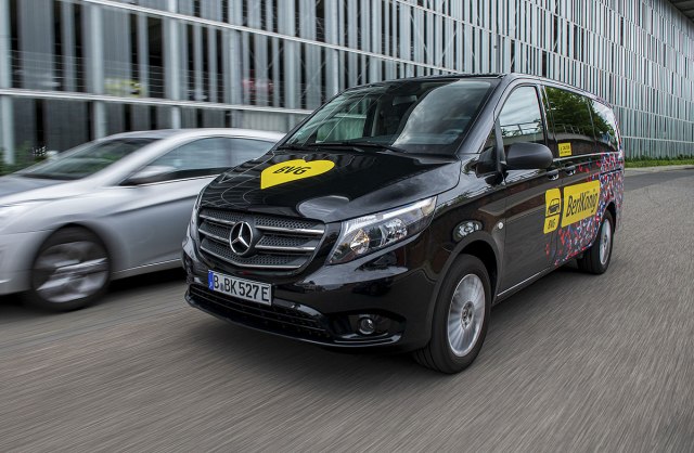 Mercedes predstavio električni putnički van eVito Tourer