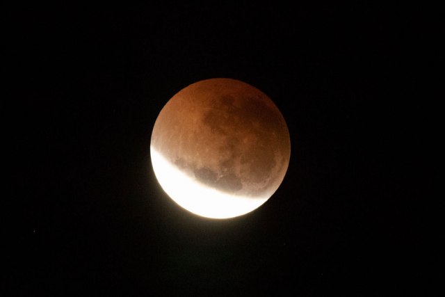 Večeras pomračenje Meseca nad Srbijom