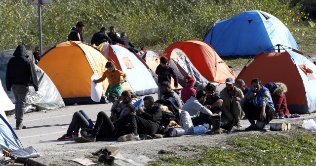Lukač: Migrantski centri neće biti formirani u RS