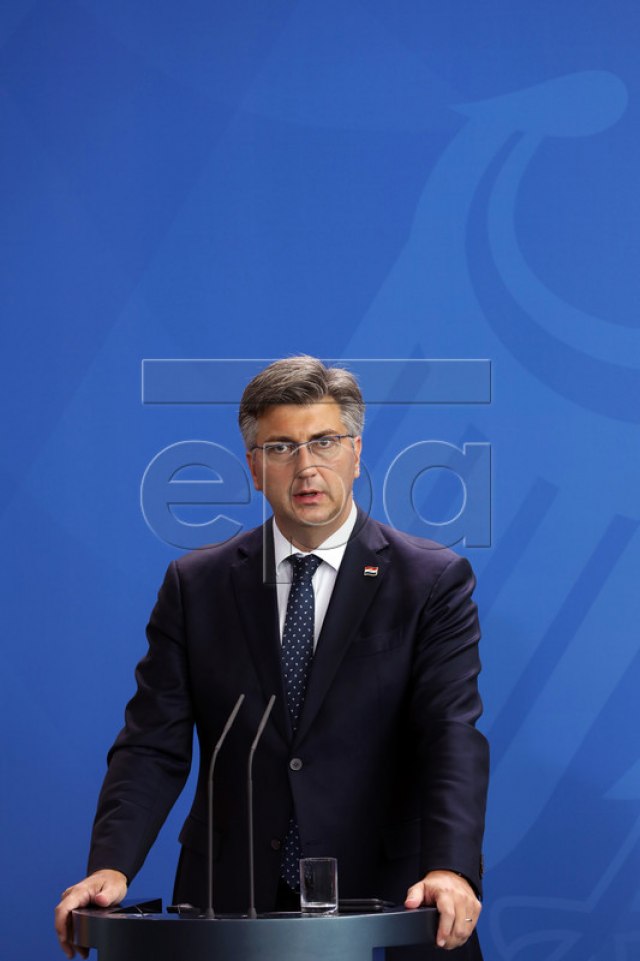 Plenković: Ne postoji pravna obaveza za postavljanje dvojezičnih ploča