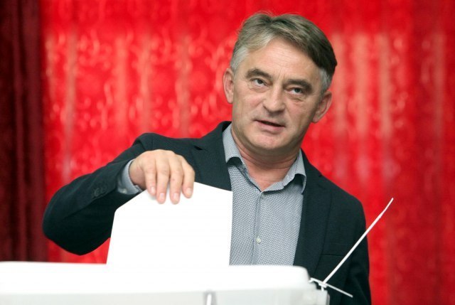 Komšić preuzima dužnost od Dodika