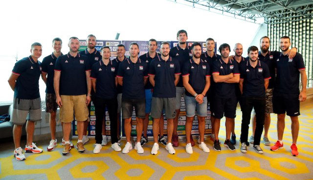 Košarkaši Srbije posetili "Rajske konake"