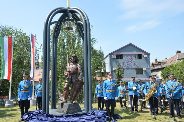Predsednici Srbije i Mađarske otkrili spomenik Janku Sibinjaninu