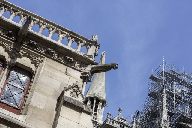 Rekordne vruæine mogle bi dovesti do potpunog urušavanja zidova katedrale Notre Dame