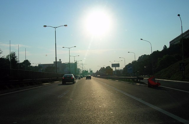 U automobilu parkiranom na suncu u Zagrebu izmerena temperatura koju niko ne može preživeti