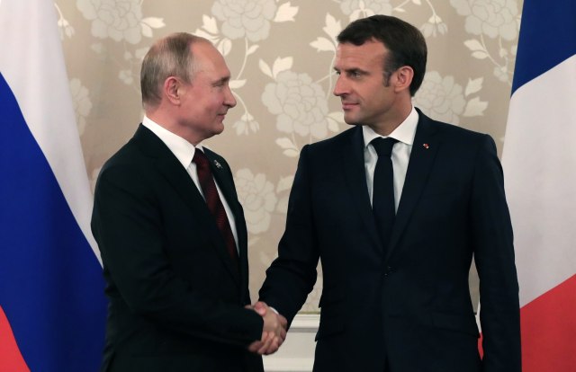 Putin i Makron 19. avgusta o 