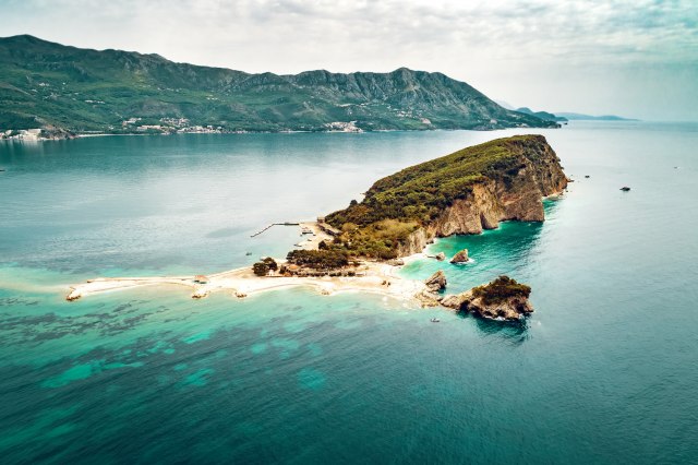 Šta skriva najveæe ostrvo Crnogorskog primorja? VIDEO