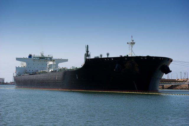 Iranski tanker ne emituje signal o svom položaju; SAD: "Ne pomažite brodu"
