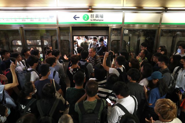 Stejt department poziva na oprez kod putovanja u Hongkong