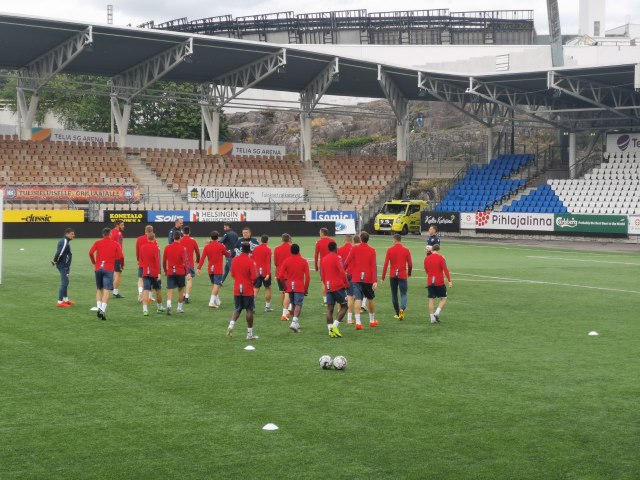 Igrači Crvene zvezde trenirali u Helsinkiju, na terenu i Marin