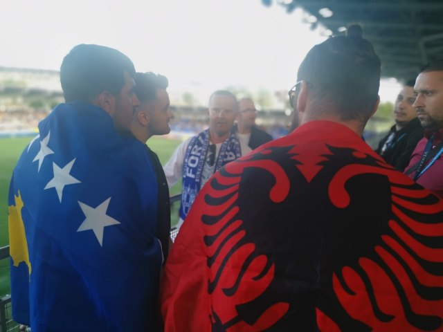 Albanski navijači provocirali srpske navijače i novinare u Helsinkiju VIDEO