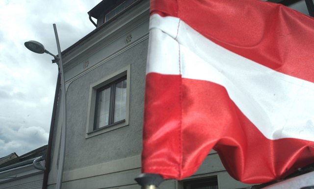 Blic: Mladi ustaša u Skupštini Austrije?