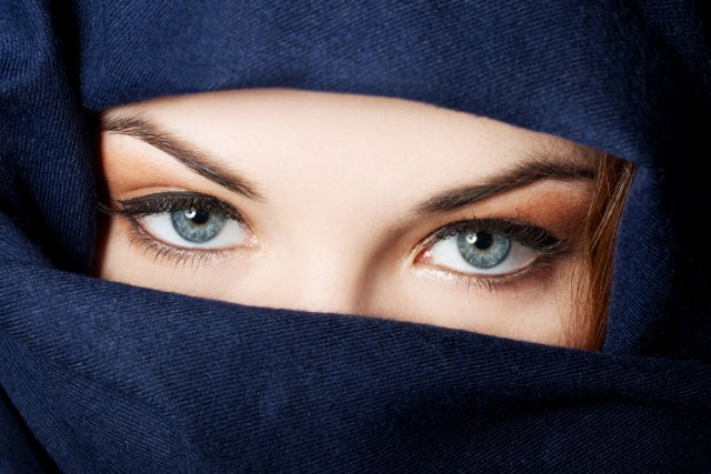 Holandija uvela zabranu burki i nidžaba
