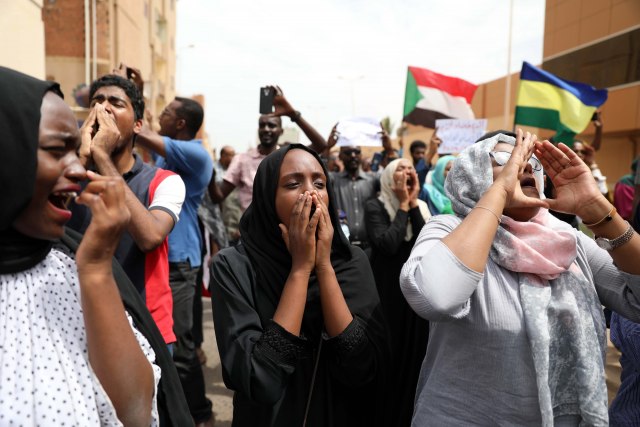 Krvavi protesti u Sudanu: Demonstrante ubijaju bojevom municijom