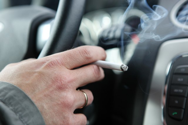 CG: Zabrana pušenja u zatvorenom, kazne do 20.000 evra