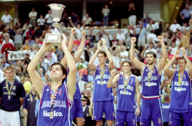 Plavi, plavi – košarkaši opet u šampionskoj boji FOTO