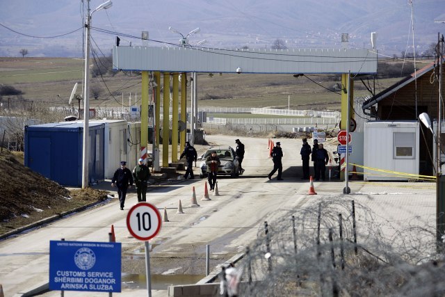 Media: Kosovo police ban people with Serbian passports to enter Kosovo and Metohija