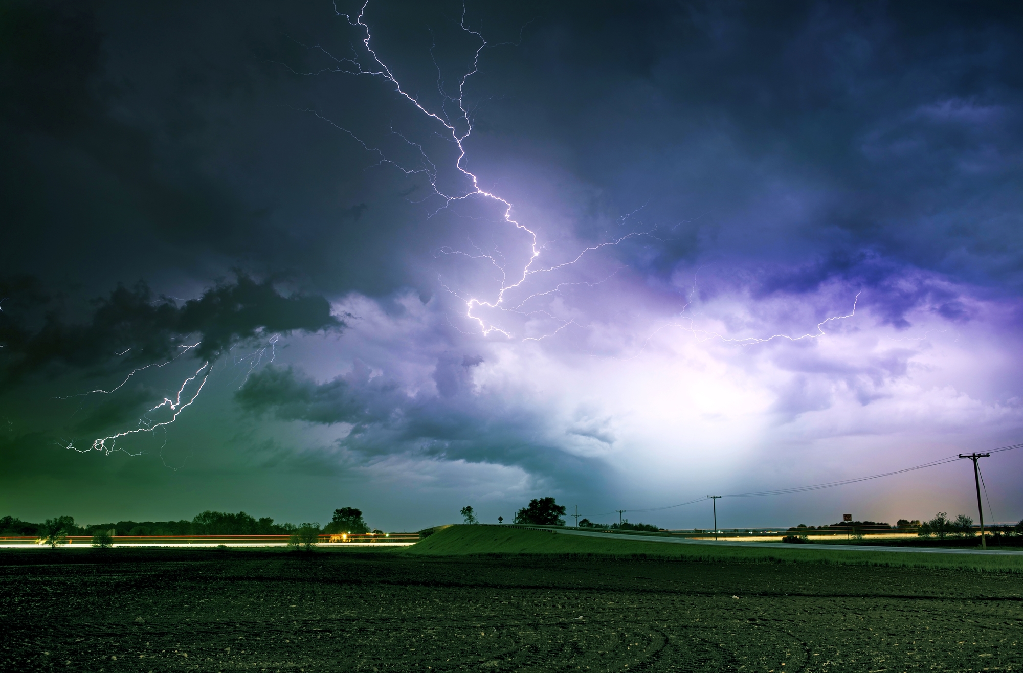 Upaljen meteoalarm: Stiglo osveženje, ali prete nepogode!