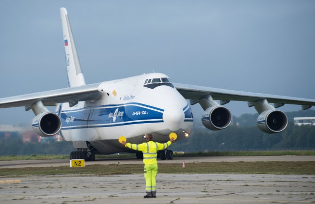 Jedan od najveæih aviona na svetu u Zagreb doneo ogroman motor ruske nuklearke