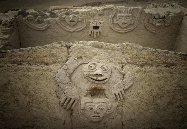 Peruanski arheolozi otkrili zidni reljef star 3.800 godina