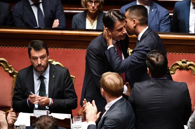 Pala italijanska vlada: Premijer Đuzepe Konte podneo ostavku, Salvini prevrtao očima