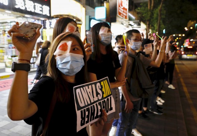 Protestanti u Hongkongu formirali ljudski lanac