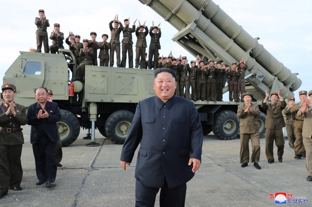 Kim nadgledao testiranje "super velikog višestrukog raketnog bacaèa" FOTO